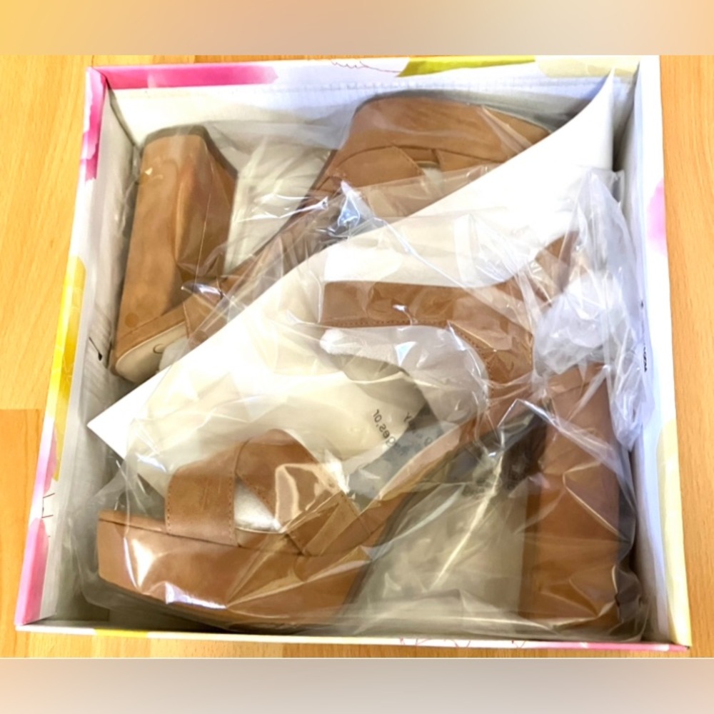 Camel/Tan High Heel Platform Suede Sandals - Size 8.5 - Picture 5 of 7